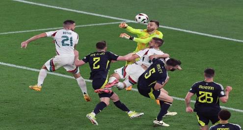 بعد سقوطه المرعب.. منتخب المجر يكشف حالة لاعبه بارناباس فارجا